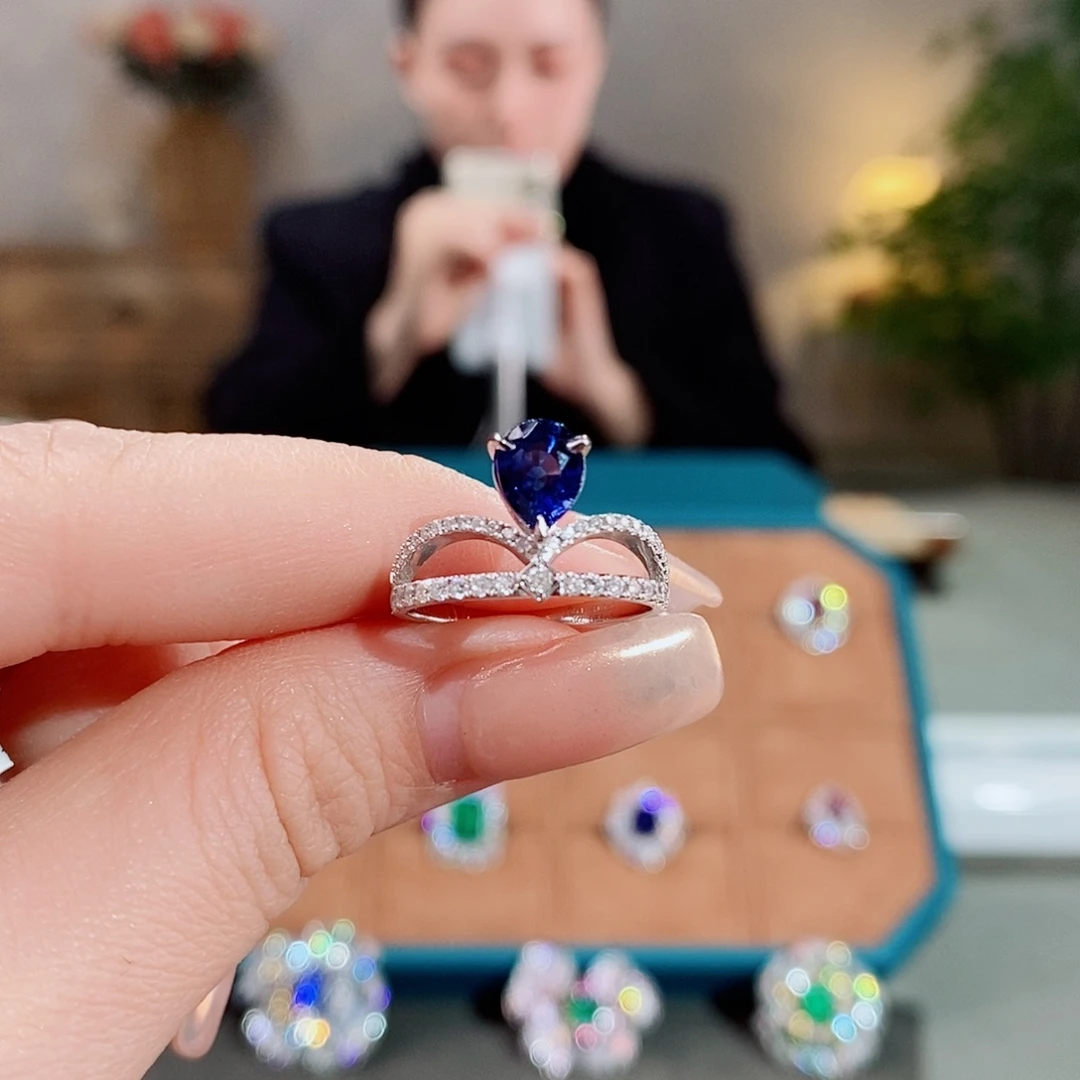 蓝宝石戒指18K金镶嵌1.31ct