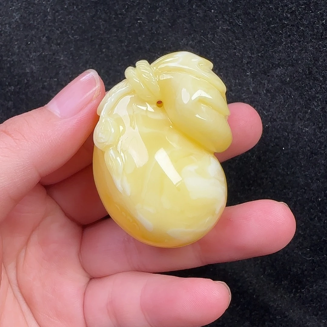 蜜蜡未镶嵌珠宝奇石