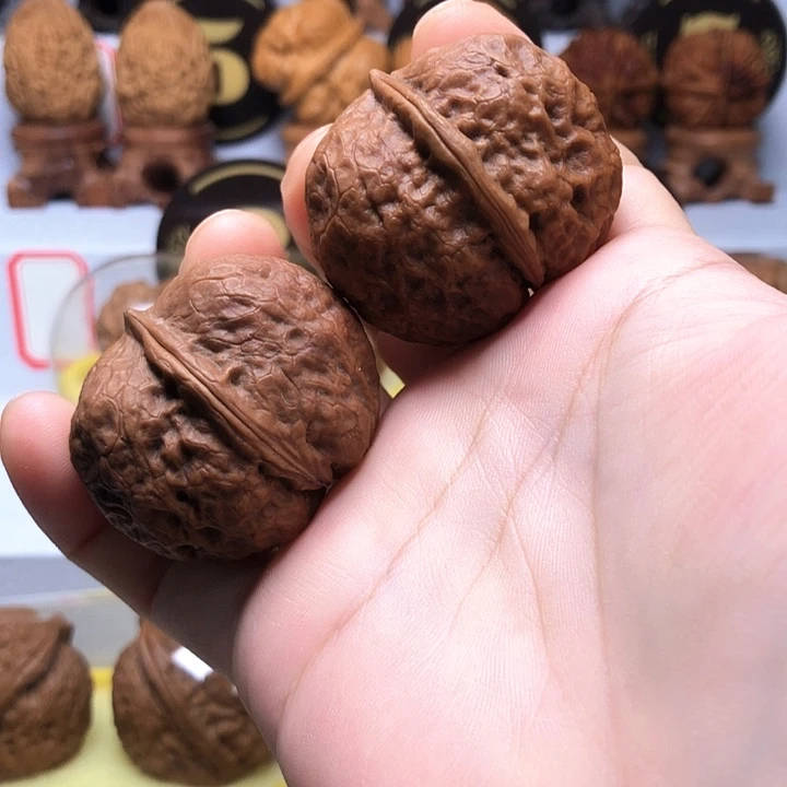 文玩核桃吊坠云南铁核桃