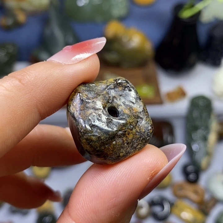 岫岩河磨玉（透闪石质玉）未镶嵌挂件