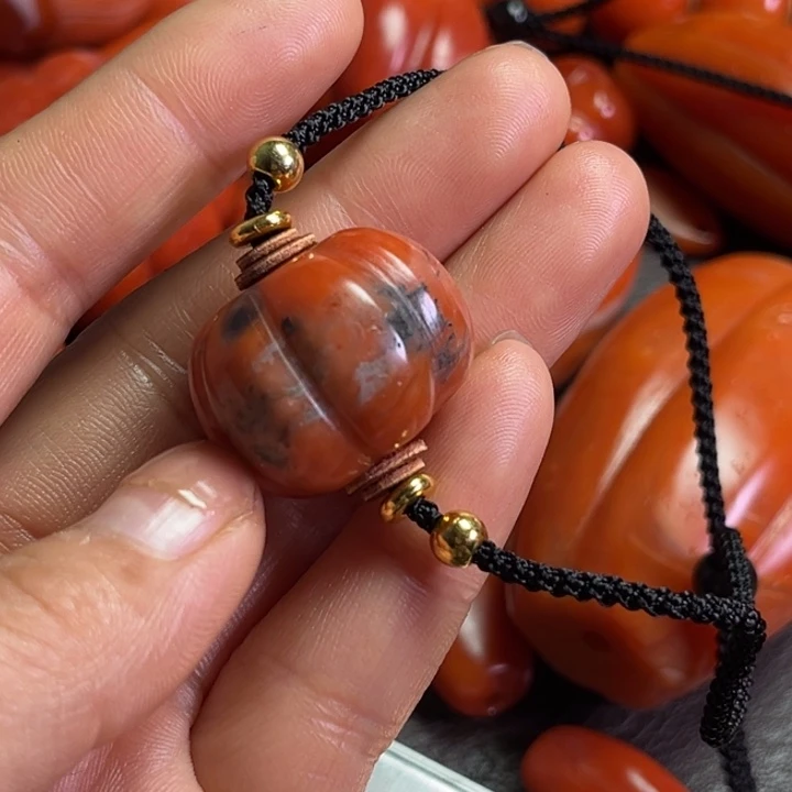 颈饰琉璃野琉璃…………