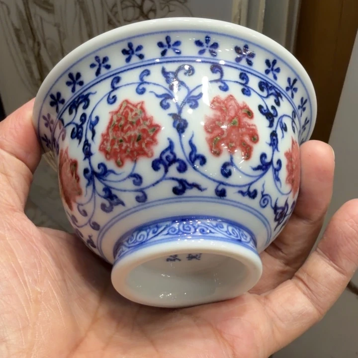 手绘釉里红压手杯