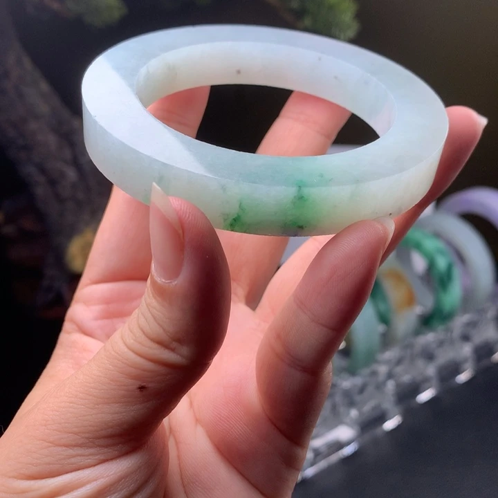 定制翡翠清爽翡翠手镯未镶嵌