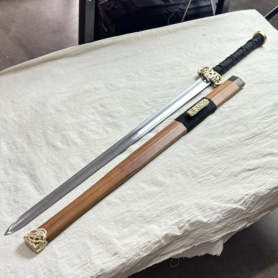 369 龙泉昊天宝剑瓦面乾坤刃酸枝木櫑具剑铜装未开刃