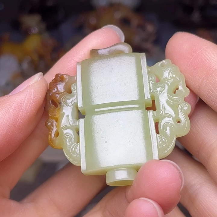 劉***天和田玉未镶嵌挂件