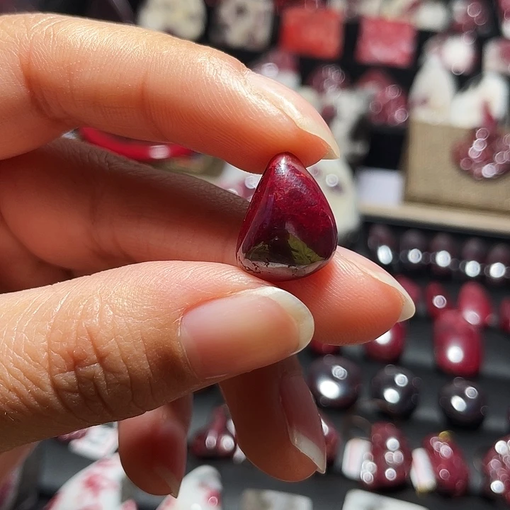 天然辰砂原矿吊坠7.3克