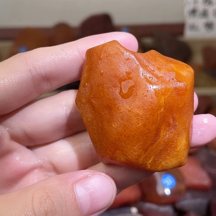 琥珀未镶嵌珠宝奇石吊坠