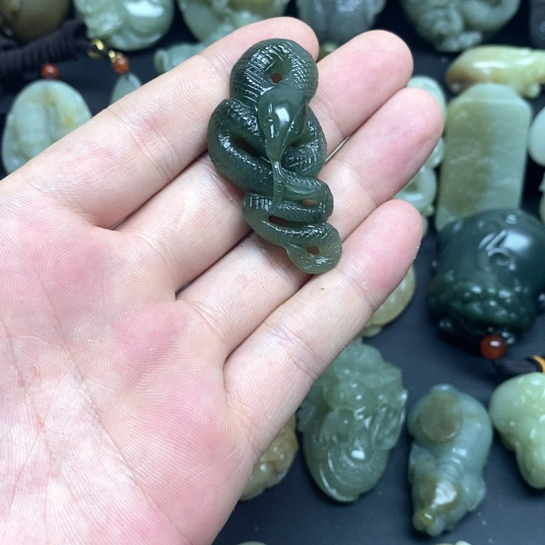 和田玉未镶嵌颈饰