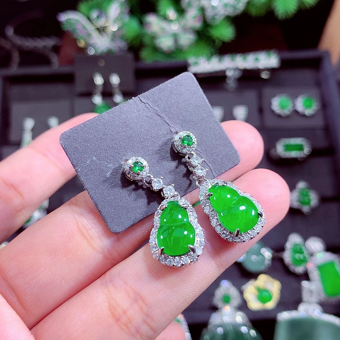 颈饰未镶嵌翡翠天然