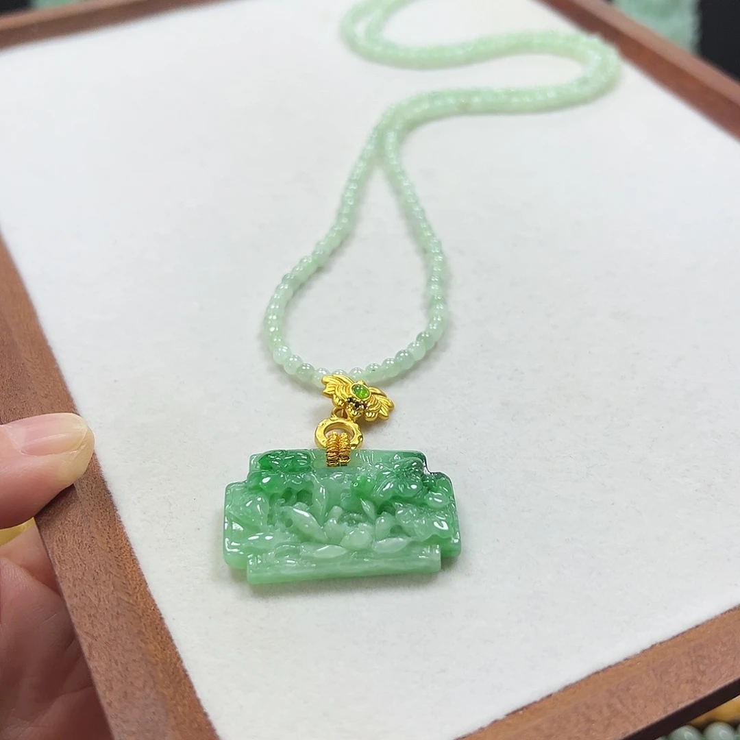 爱***禅翡翠未镶嵌颈饰吊坠