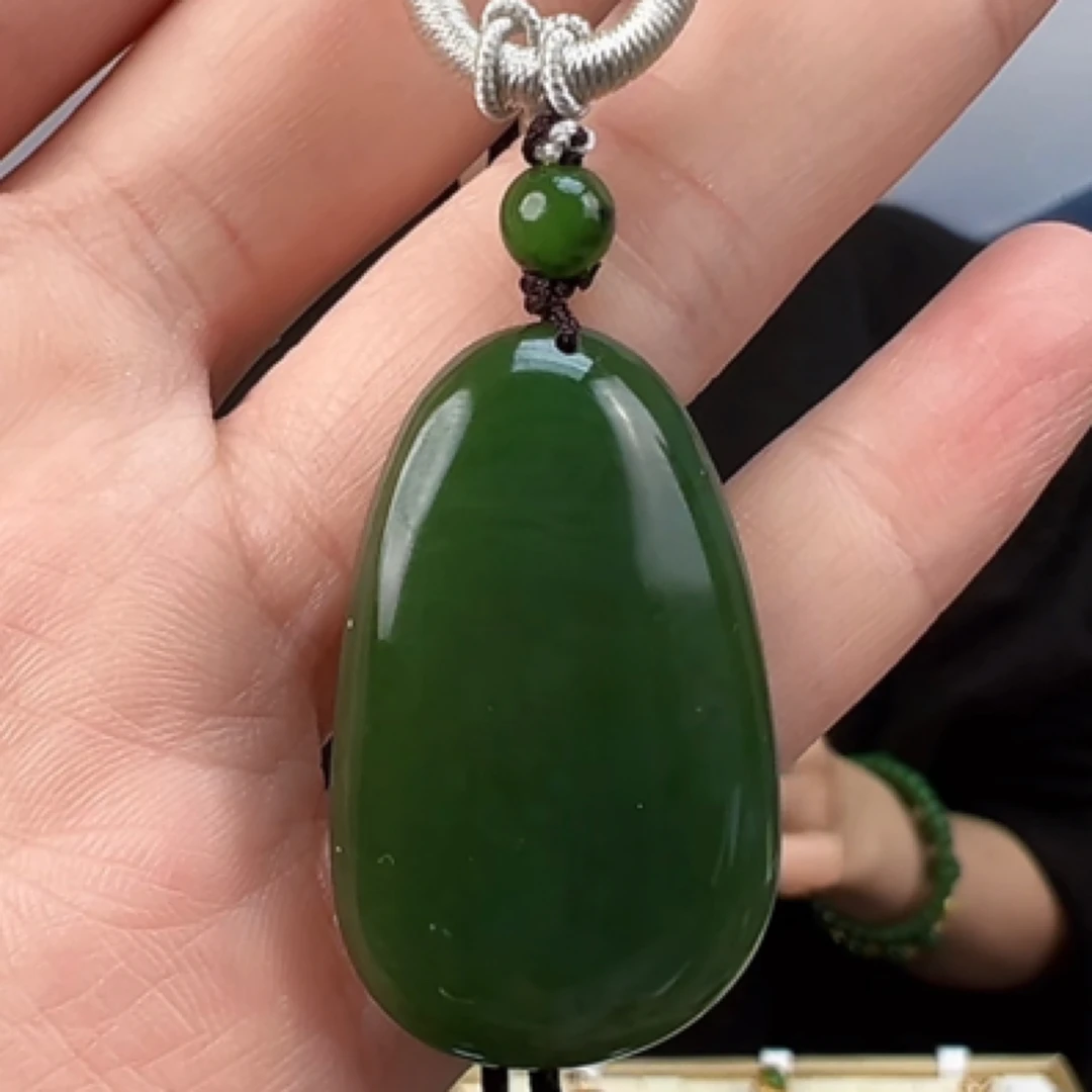 老坑俄料和田玉碧玉无事牌吊坠