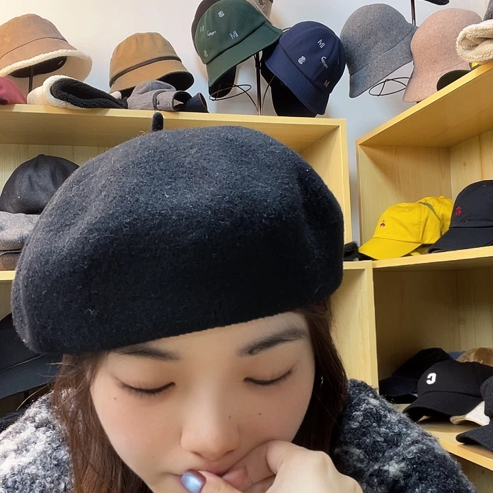 纯棉羊毛上面啾啾贝雷帽
