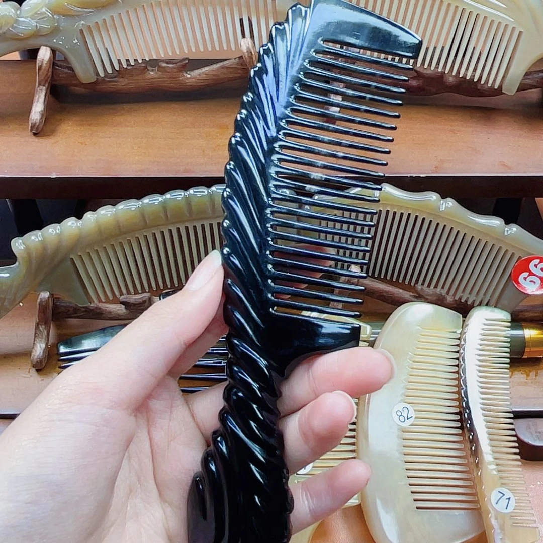 纯手工制作的牛角梳