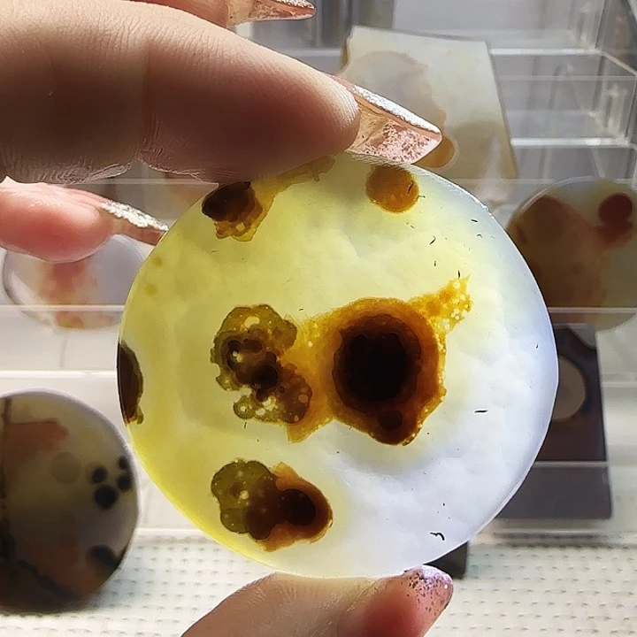 玛瑙/玉髓未镶嵌珠宝奇石