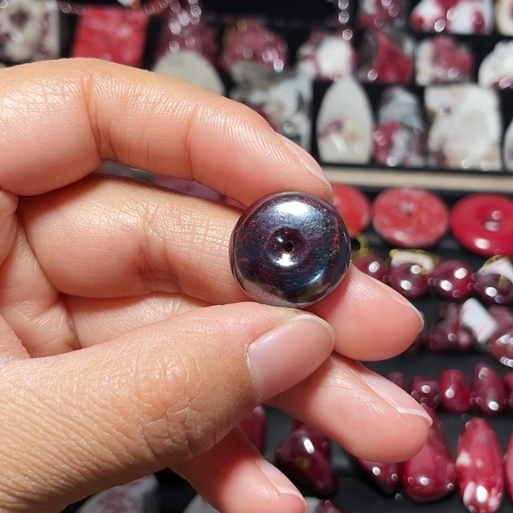 天然辰砂原矿乌砂平安扣14.4克