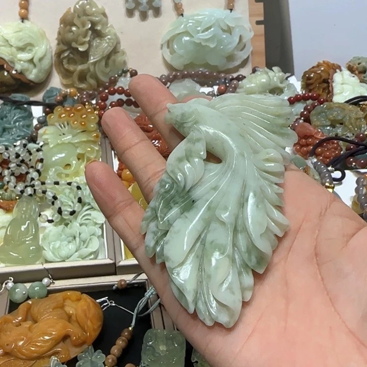 蛇纹石玉未镶嵌吊坠