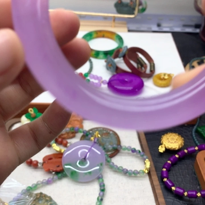 颈饰未镶嵌翡翠吊坠