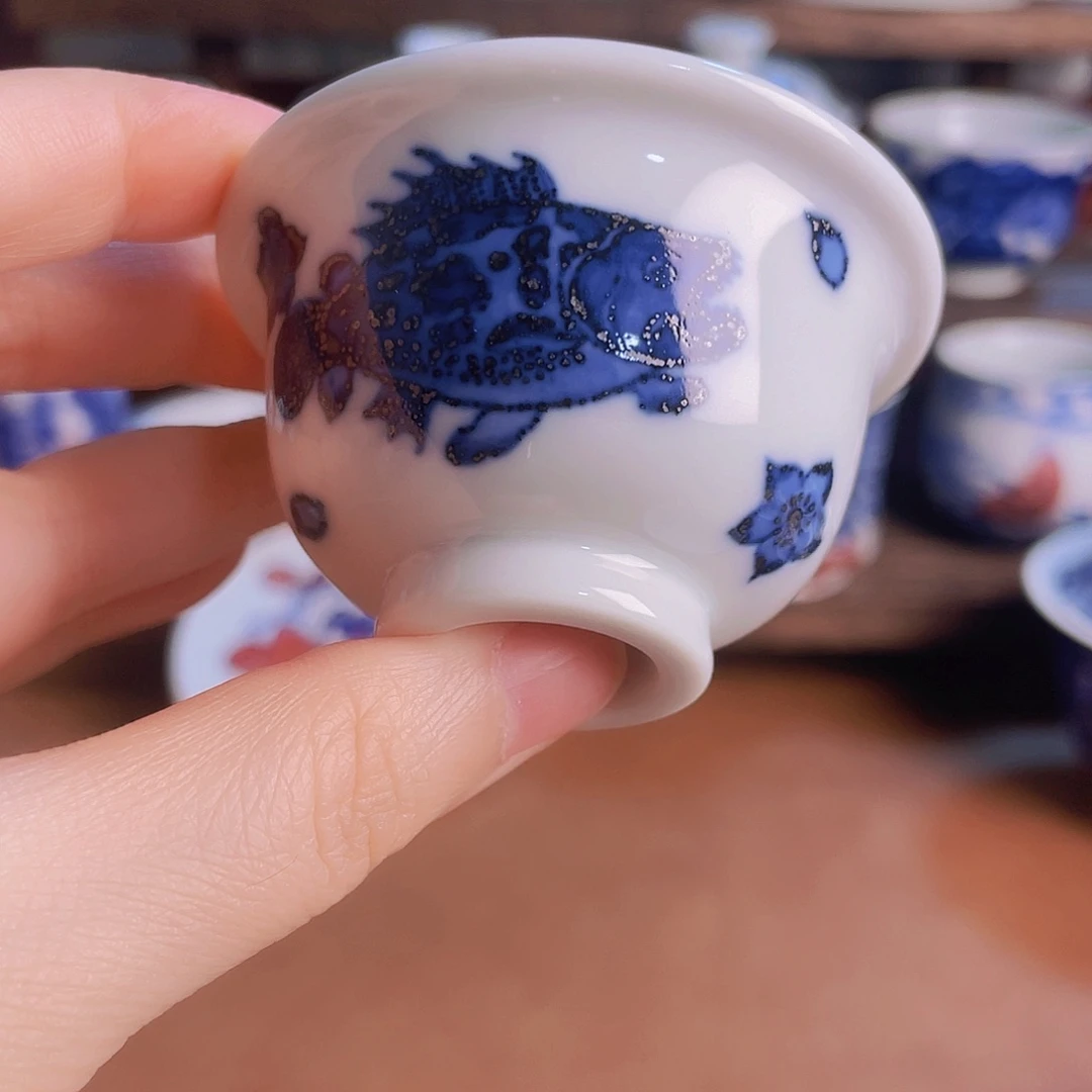 景德镇陶瓷手绘青花鳜鱼杯微瑕