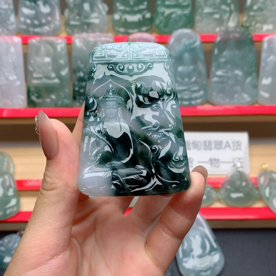 翡翠未镶嵌颈饰素衣