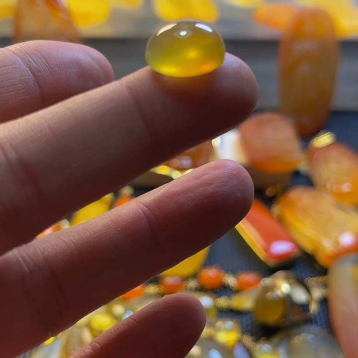 石英质玉未镶嵌颈饰风*子