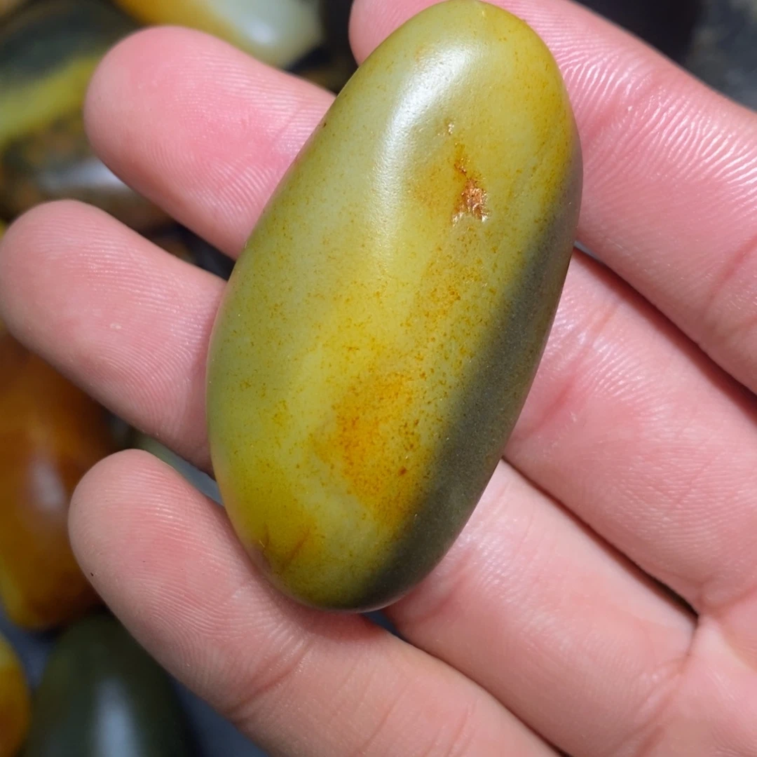 和田玉未镶嵌珠宝奇石