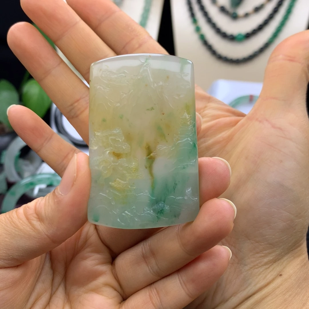 石英质玉未镶嵌颈饰