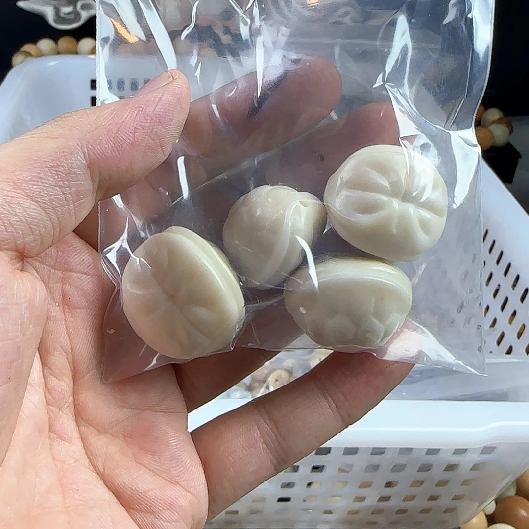 菩提根/象牙果吊坠灰****子瑕疵富甲4颗有裂