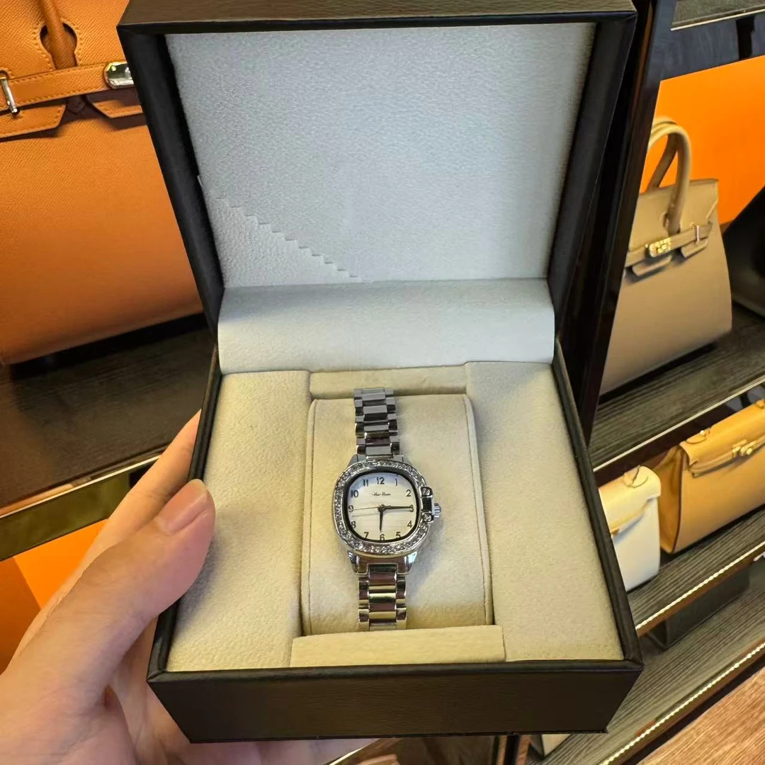 【环球】外贸高端款轻奢简约石英时尚女士气质腕表EG1173