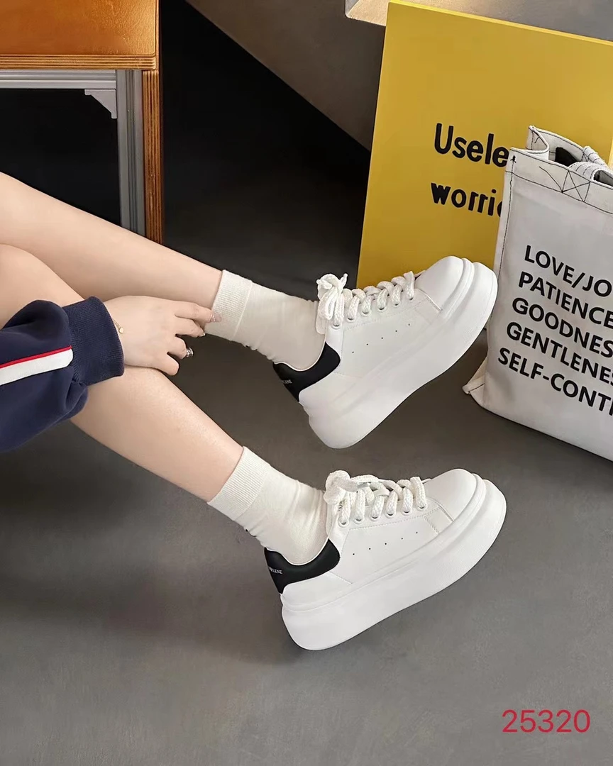 思丹家优选，秋款小白鞋