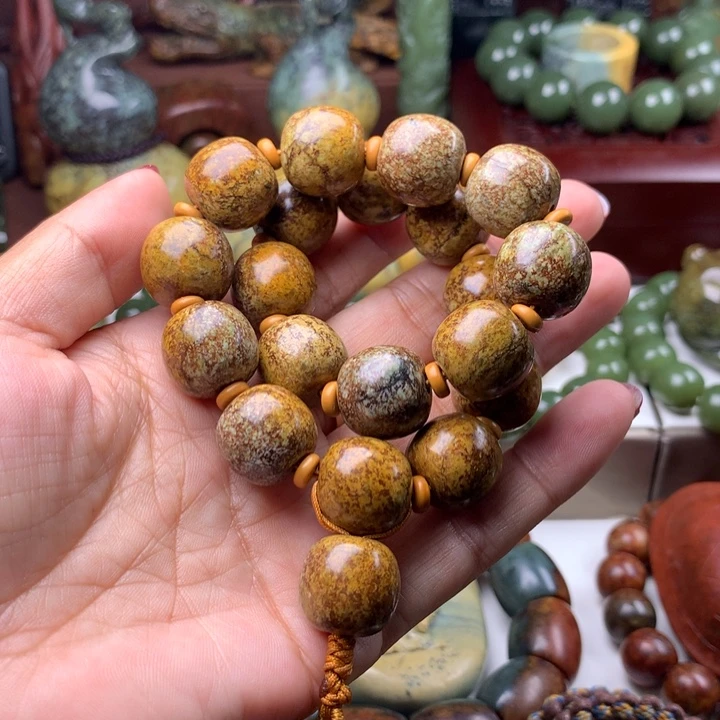 岫岩河磨玉（透闪石质玉）手链未镶嵌开****杨