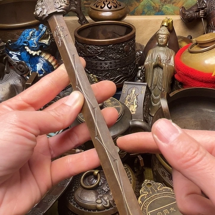 精美铜器批发档口