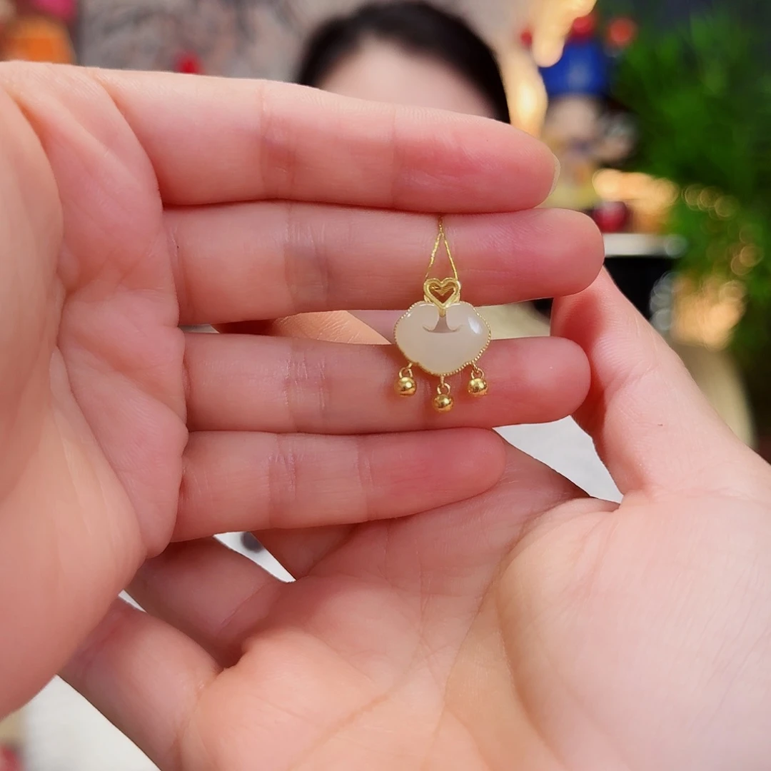 和田玉足金镶嵌吊坠(不含链)