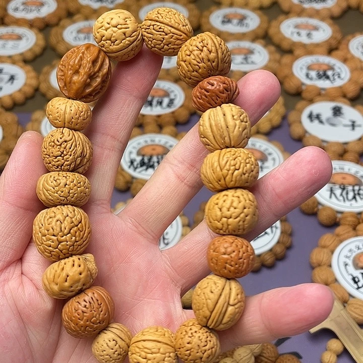 多宝桃核手把件手持