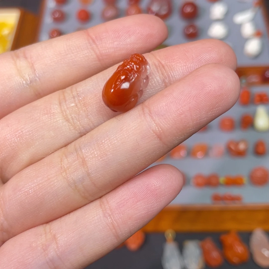 南红玛瑙未镶嵌貔貅