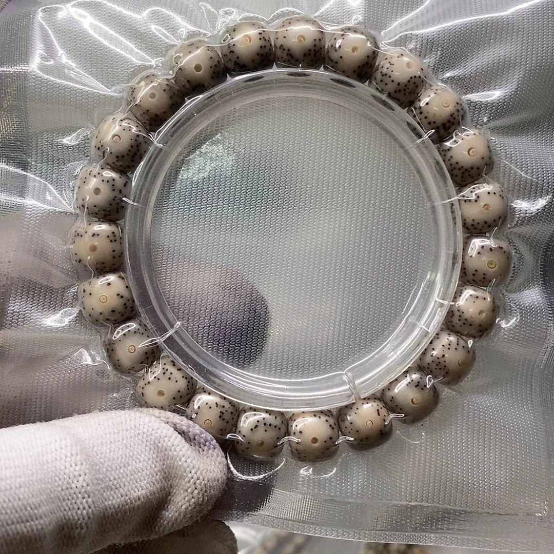 星月菩提吊坠石玉大眼10*9单