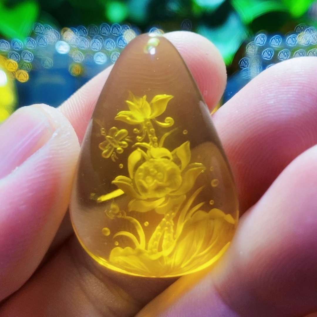 【闪购商品】未镶嵌颈饰金珀琥珀阴雕