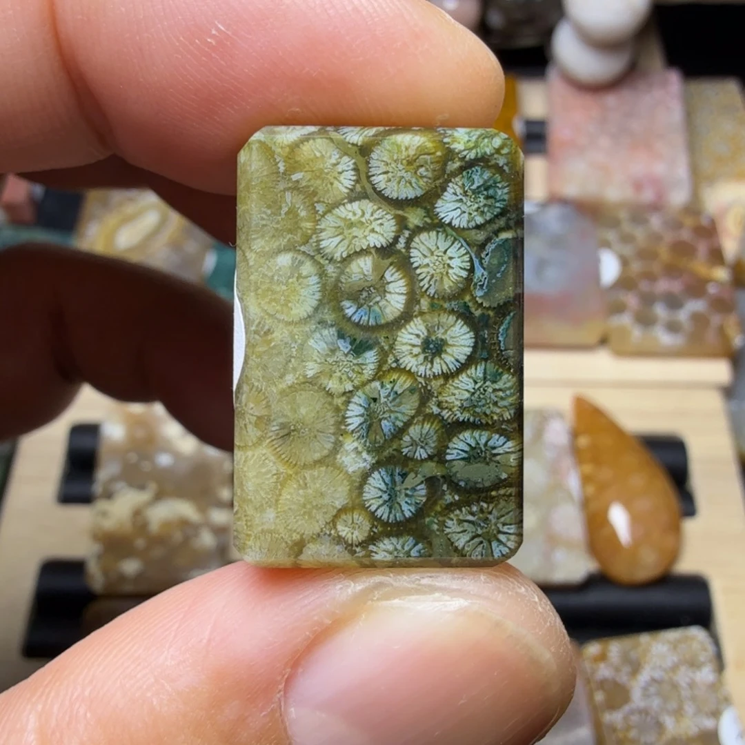 硅化玉未镶嵌纯天然色有机玉石保真色瑕疵特价不退换