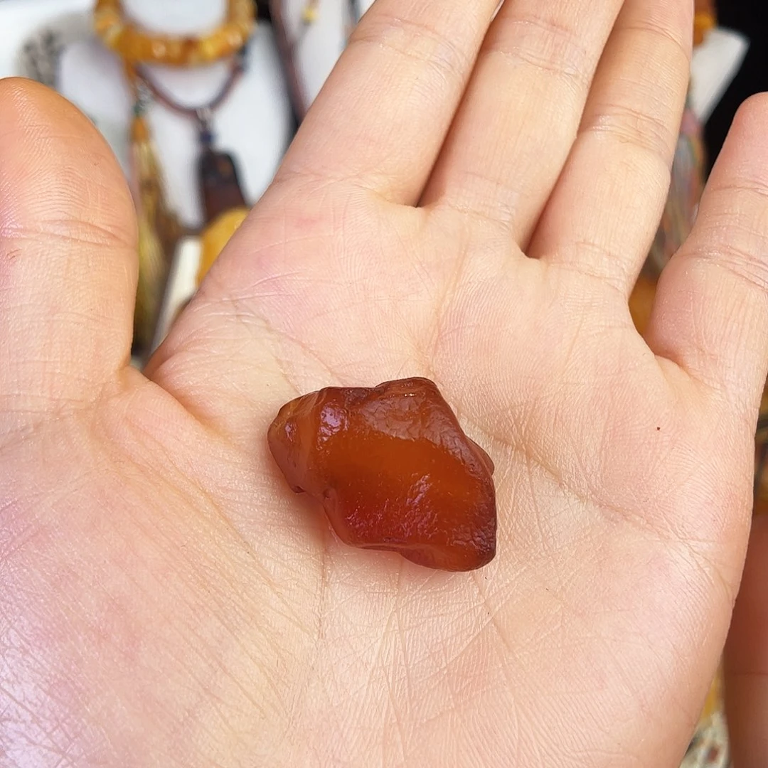 未镶嵌琥珀珠宝奇石，