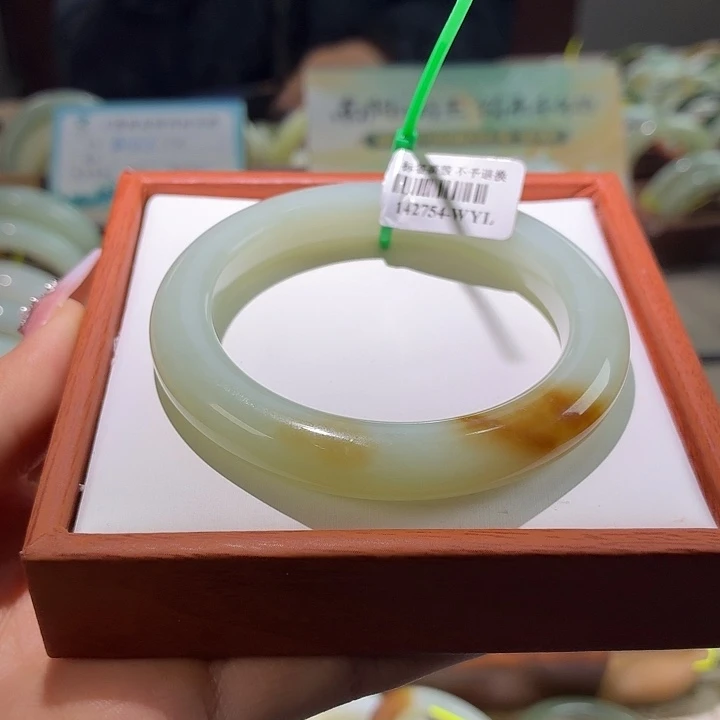 和田玉未镶嵌手镯30