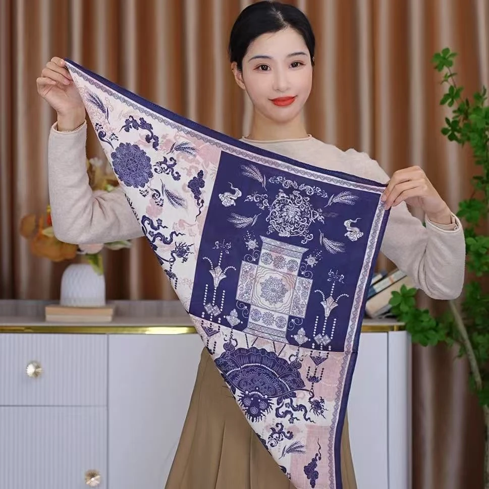 【青花瓷】65cm双面双色方巾女休闲风春夏季潮流洋气春夏薄款丝巾