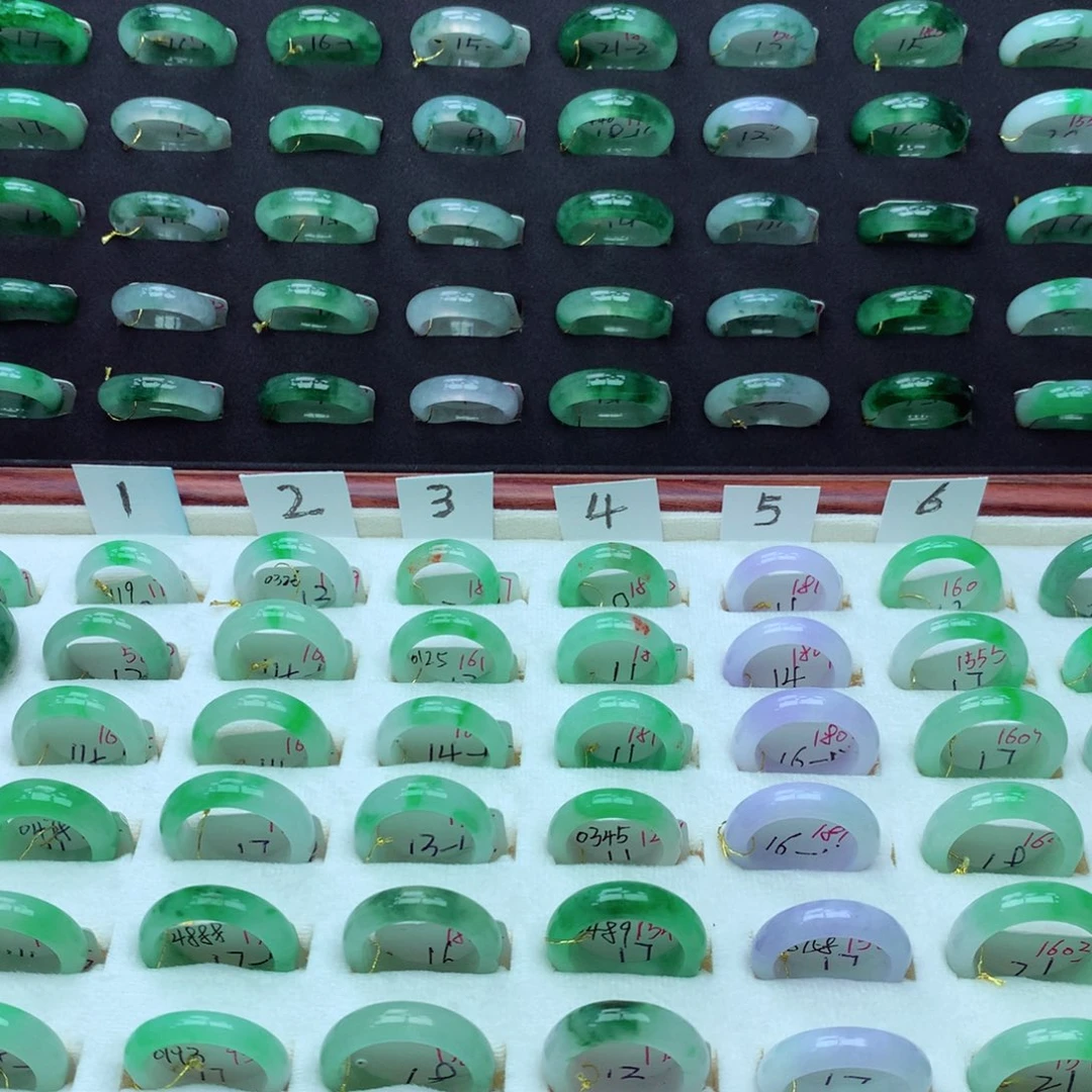 翡翠戒指未镶嵌）