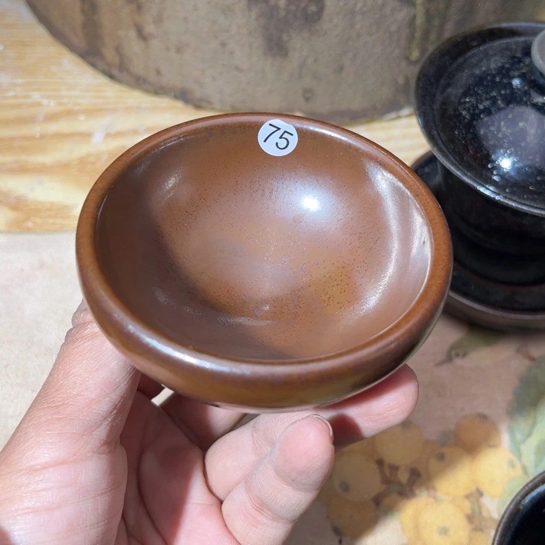 茶盏义兴龙窑坚持真柴烧