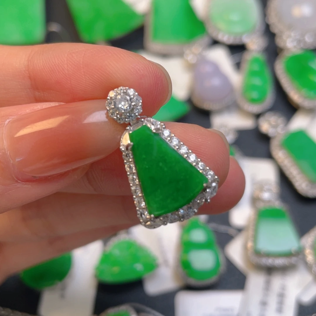 *****翡翠银S925镶嵌颈饰