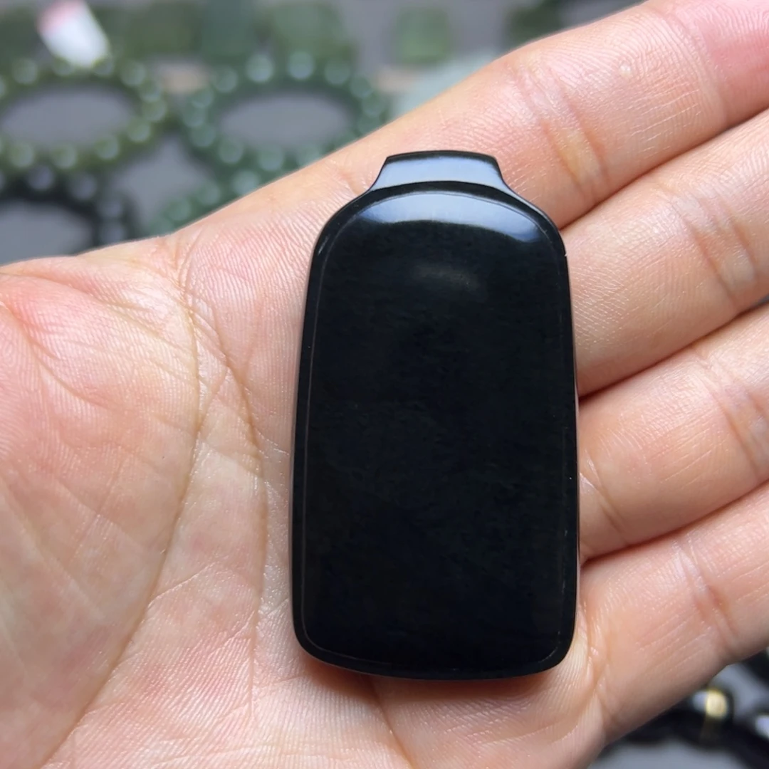 和田玉未镶嵌手链塔黑351无事牌