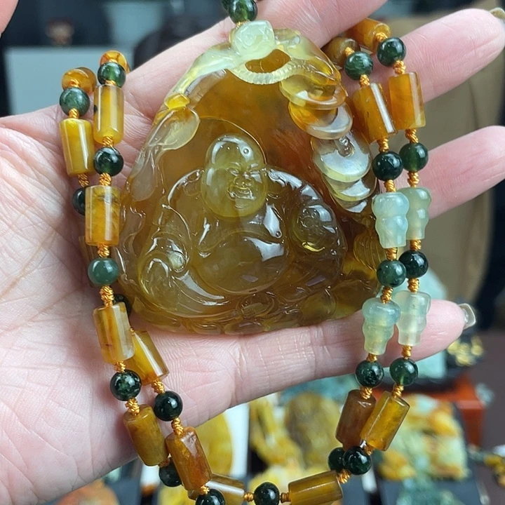 蛇纹石玉未镶嵌颈饰