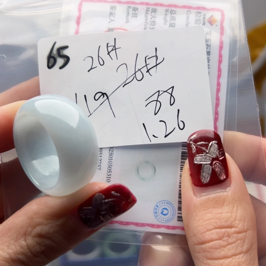 翡翠戒指未镶嵌好看