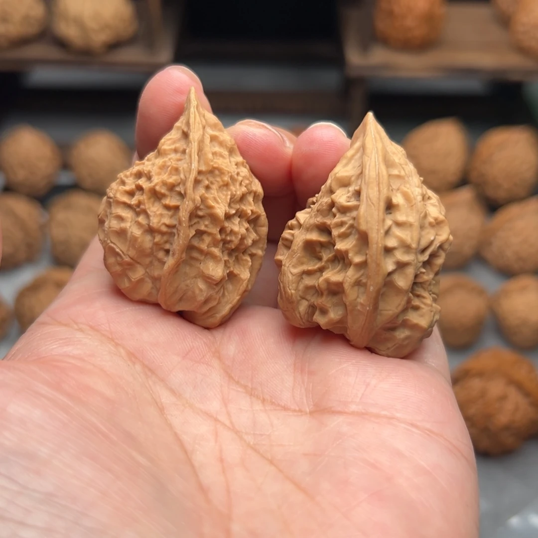 安***明文玩核桃吊坠鸡心异形