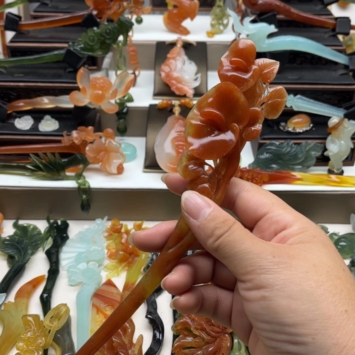 秋***果蛇纹石玉未镶嵌岫玉发簪