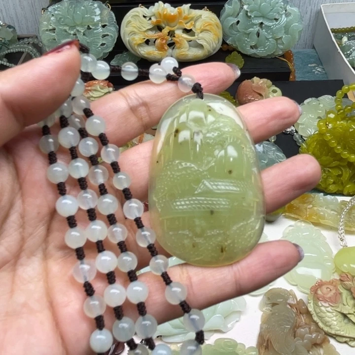 蛇纹石玉未镶嵌颈饰