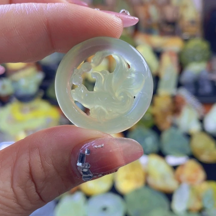 蛇纹石玉颈饰未镶嵌